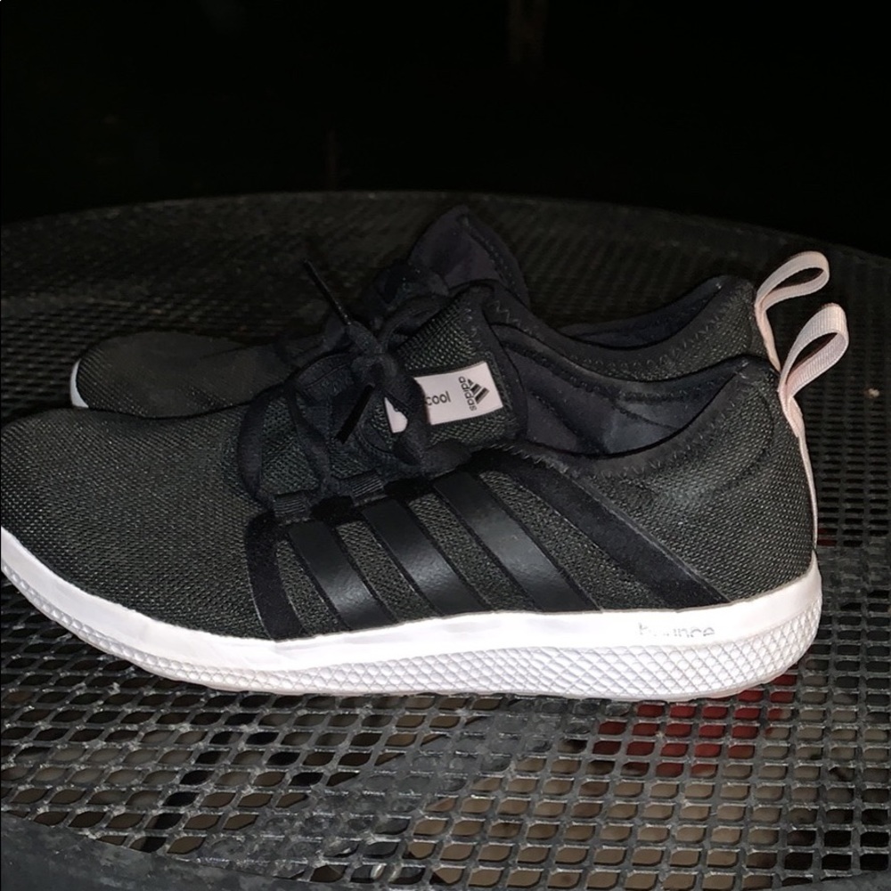 Women's addidas bounce tennis shoes
